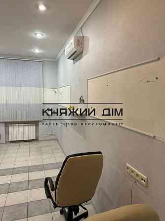 Продаж офісне приміщення на Лютеранская ул. поверх - 1/6 Київ