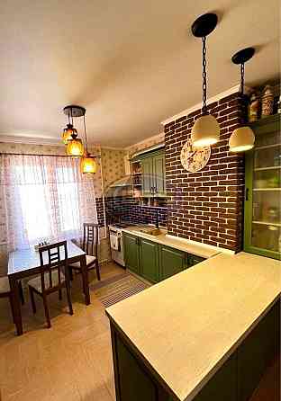 Продаж Квартира 3-кімнатна, 10/10 поверх на вул. Семена Палія Одесса