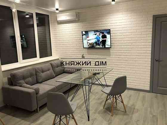 Оренда Квартира 2-кімнатна, 4/10 поверх на Малоземельная ул. Kiev