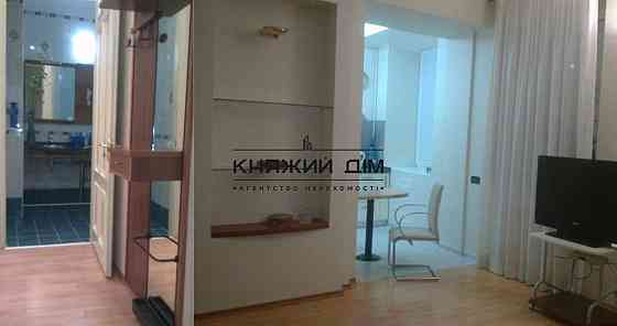 Оренда Квартира 3-кімнатна, 2/8 поверх на вул. Льва Толстого ул./Гетьмана Павла Скоропадського Київ