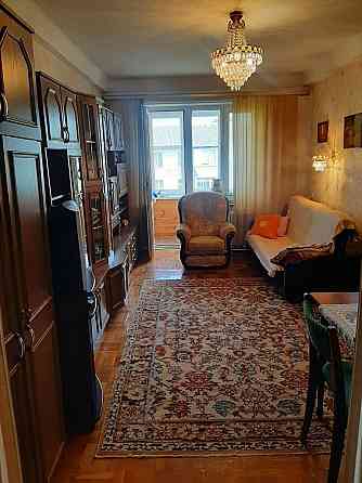 Оренда Квартира 2-кімнатна, 5/5 поверх на Верховної Ради, 27Б Киев