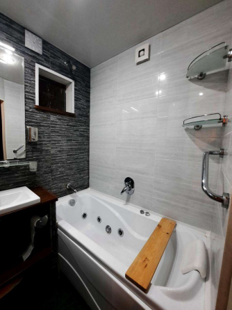 Оренда Квартира 2-кімнатна, 3/5 поверх на пров. Ужгородський, 7 Київ