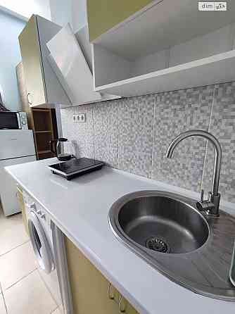 Оренда Квартира 1-кімнатна, 1/3 поверх на пр. Сирецький, 40 Kiev