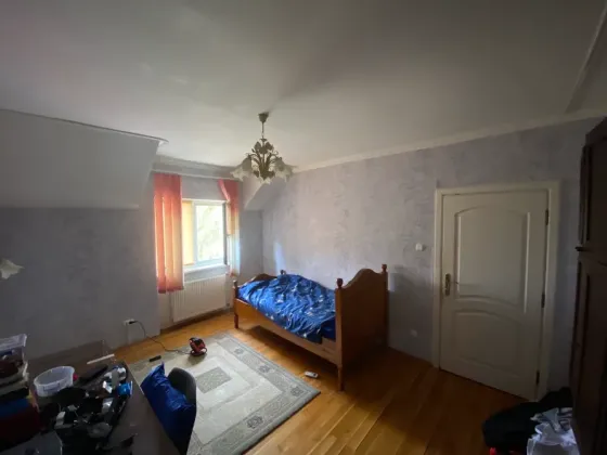 Продаж 3-поверховий Будинок з ділянкою 6 сот 295 кв.м 7+ кімн. на Флоріана Заплетала Ужгород