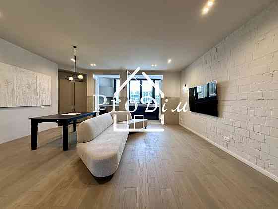 Продаж трикімнатна квартира 127м2 Дмитрівська Центр Київ Киев