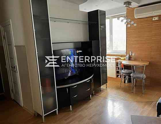 Продаж Квартира 2-кімнатна, 4/4 поверх на вул. Алексеевская Киев