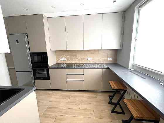 Продаж Квартира 3-кімнатна, 15/16 поверх на вул. Професорська Харьков