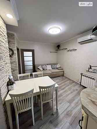 Оренда Квартира 2-кімнатна, 8/15 поверх на Драгоманова ул., 31 в Київ