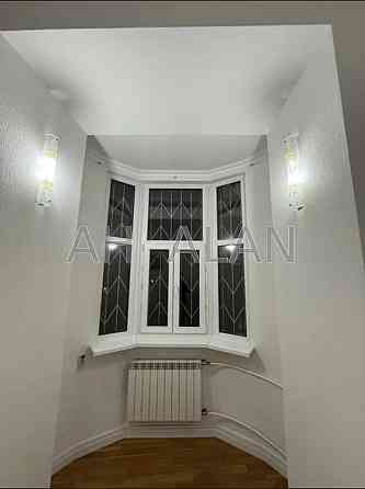 Оренда Будинок 4-кімнатний на Антоновича вул., 10А Киев