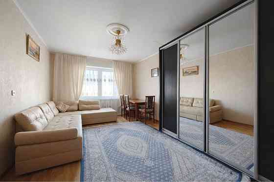 Продаж Квартира 3-кімнатна, 17/24 поверх на Олександри Екстер вул., д. 5 Киев