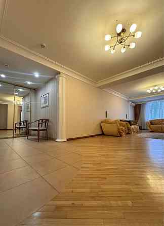 Продаж Квартира 3-кімнатна, 3/10 поверх на Чекмарева Академика ул., 2 Дніпро