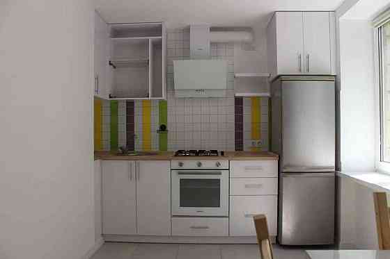 Оренда Квартира 3-кімнатна, 4/10 поверх на пер. Никольский Київ