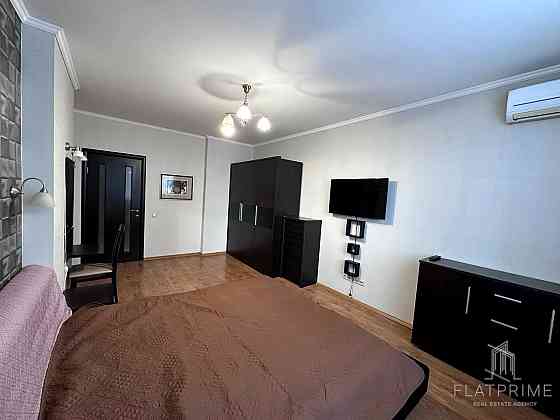 Продаж Квартира 2-кімнатна, 8/23 поверх на Максимовича Михайла вул., д. 3-Г Київ