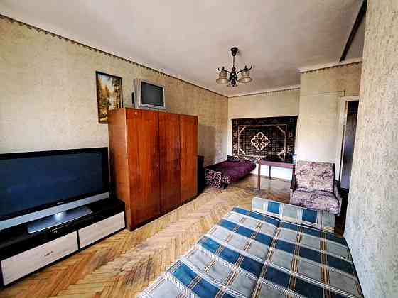 Оренда Квартира 1-кімнатна, 2/5 поверх на Соборності, 6 Київ