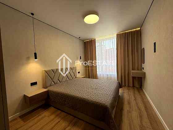 Продаж Квартира 1-кімнатна, 10/15 поверх на вул. Олександра Олеся Kiev