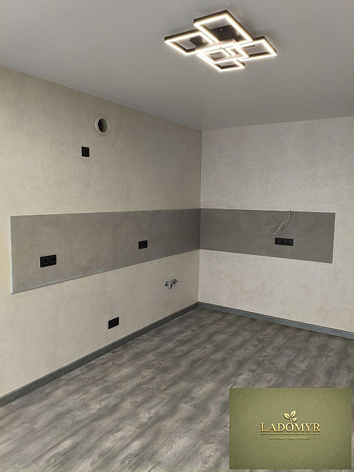 Продаж Квартира 1-кімнатна, 9/9 поверх на вул. Соборна Ровно - изображение 2