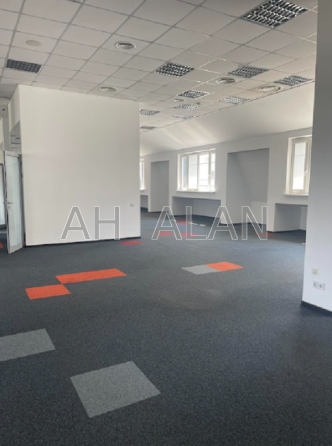 Оренда офісне приміщення на вул. Грінченка Миколи приміщень - 1, поверх - 4/4 Kiev