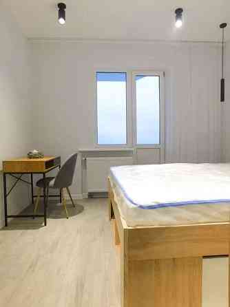 Оренда Квартира 1-кімнатна, 18/18 поверх на Харьковское шоссе, 19б Київ