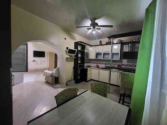 Квартира, як будинок. Свій двір.Паркомісце. Підходить під програми. Без комісії. Одеса