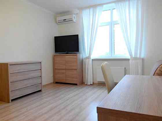 Оренда Квартира 1-кімнатна, 7/25 поверх на вул. Сімї Кульженків, 35 Київ