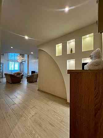 Оренда Квартира 2-кімнатна, 14/25 поверх на Вадима Гетьмана, 1а Kiev