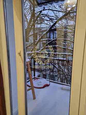 Продаж Квартира 2-кімнатна на Межигорская ул., 22 Kiev