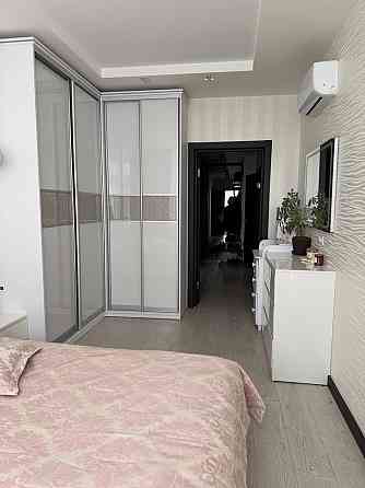 Продаж Квартира 2-кімнатна, 20/25 поверх на Драгоманова вул., д. 2Б Київ