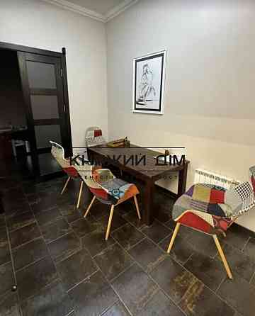 Продаж роздільної 2-х к. квартири на Подолі м. Контракова Площа. №21146493 Kiev