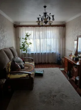 Продаж Квартира 3-кімнатна на ул. Генерала Бочарова, 44 Одесса