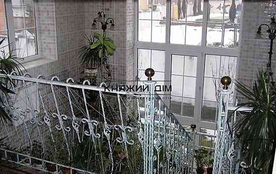 Продается дом 750 м2 в Петропавловской Борщаговке. 