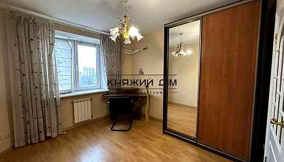 Оренда Квартира 4-кімнатна, 12/25 поверх на Святошинская пл. Киев