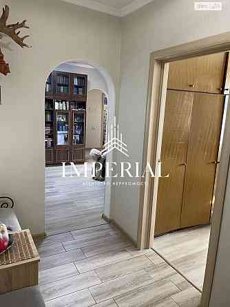 Продаж Квартира 4-кімнатна, 8/15 поверх на вул. Григоренка Петра Київ