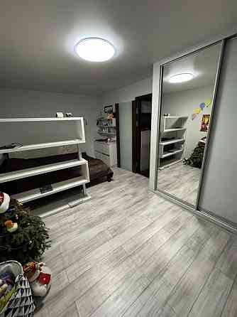 Продаж Квартира 3-кімнатна, 2/9 поверх на Калиновая ул., 72 Dnipro