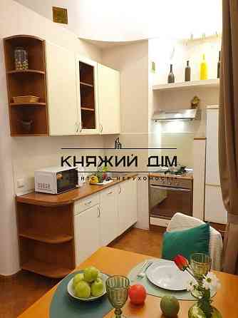 Оренда Квартира 2-кімнатна, 2/5 поверх на Эспланадная ул. Київ