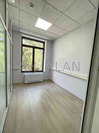 Оренда офісне приміщення на вул. Хрещатик приміщень - 3, поверх - 2/4 Киев