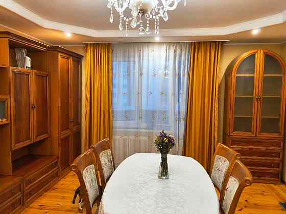 Двокімнатна 90 м #178;, Соломянський р-н, 3 поверх — продається Kiev