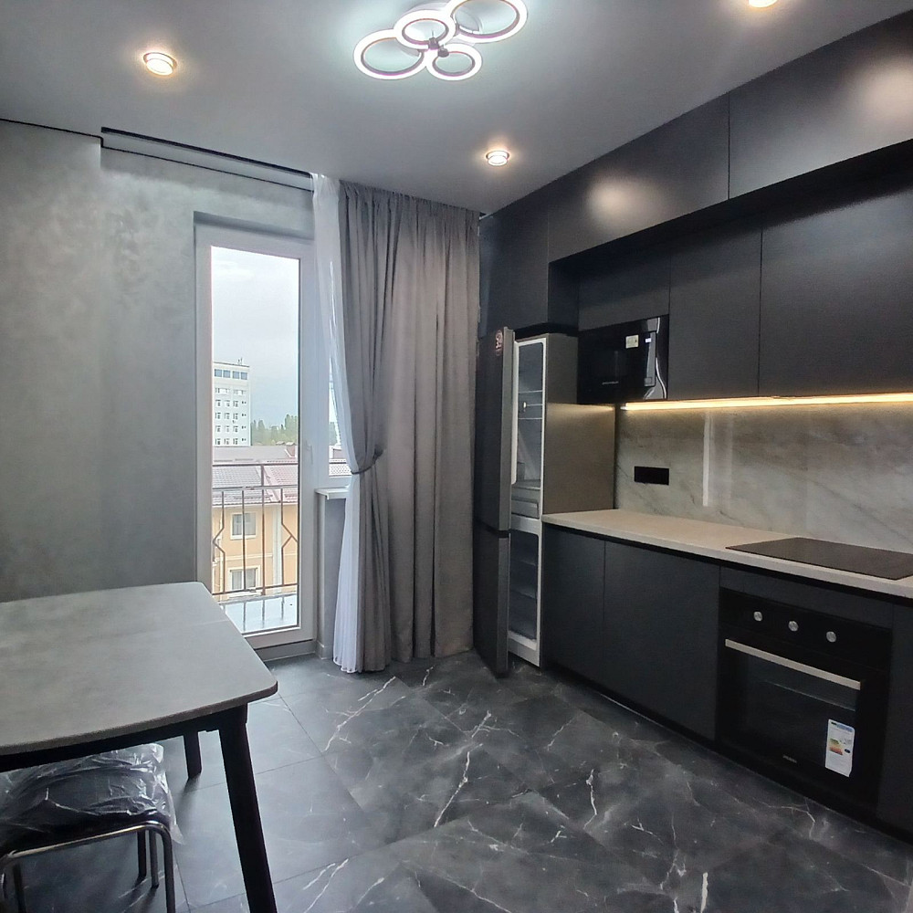 Квартира с ремонтом Средний этаж ЖК Континент Одеса - фото 1