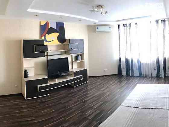 Оренда Квартира 1-кімнатна, 19/23 поверх на Пчелки Елены ул., 5 Київ