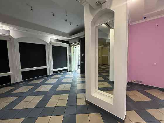 Оренда офісне приміщення на вул. Бельведерська поверх - 1 Ивано-Франковск