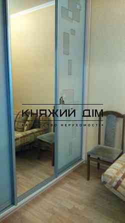 Продається відмінна 2-х кімнатна квартира. м.Печерська Киев