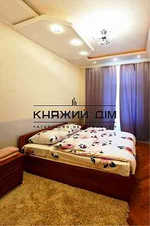 Продаж 2-х к. квартири в центрі Києва Площа Українських Героїв. № 21108286 Київ