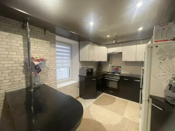 Продаж Квартира 4-кімнатна, 5/9 поверх на вул. Кропивницького Кропивницкий