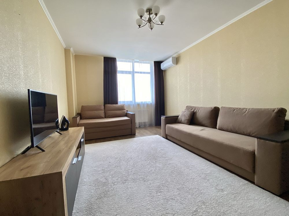 Продаж Квартира 1-кімнатна, 10/16 поверх на Комарова Космонавта вул., д. 46-Б Київ - фото 1