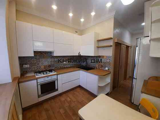 Оренда Квартира 3-кімнатна, 2/5 поверх на Ереванская ул. Київ