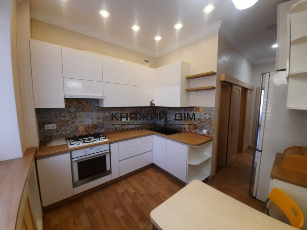 Оренда Квартира 3-кімнатна, 2/5 поверх на Ереванская ул. Київ - фото 1