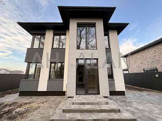 Продаж Будинок 4-кімнатний на вул. Покровська Чабани