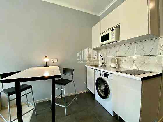 Оренда Квартира 1-кімнатна, 4/17 поверх на проспект Соборності, 17 Киев