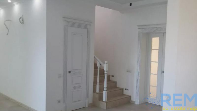 Сдан в аренду на год
Дом с евроремонтом! Одеса - фото 9