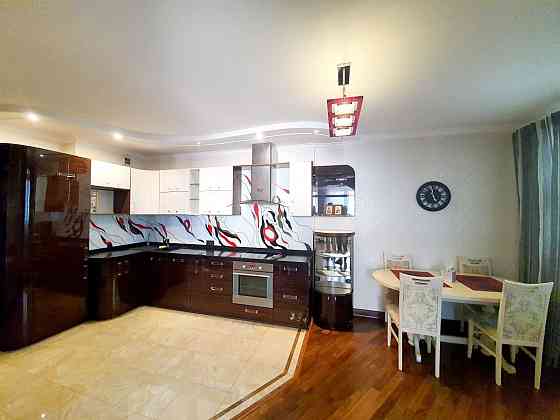 Продаж Квартира 3-кімнатна, 19/23 поверх на Олександри Екстер вул. (Марини Цвєтаєвої) вул., д. 11 Kiev