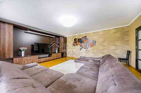 Продаж Будинок 8-кімнатний на вул. Власенко Харків